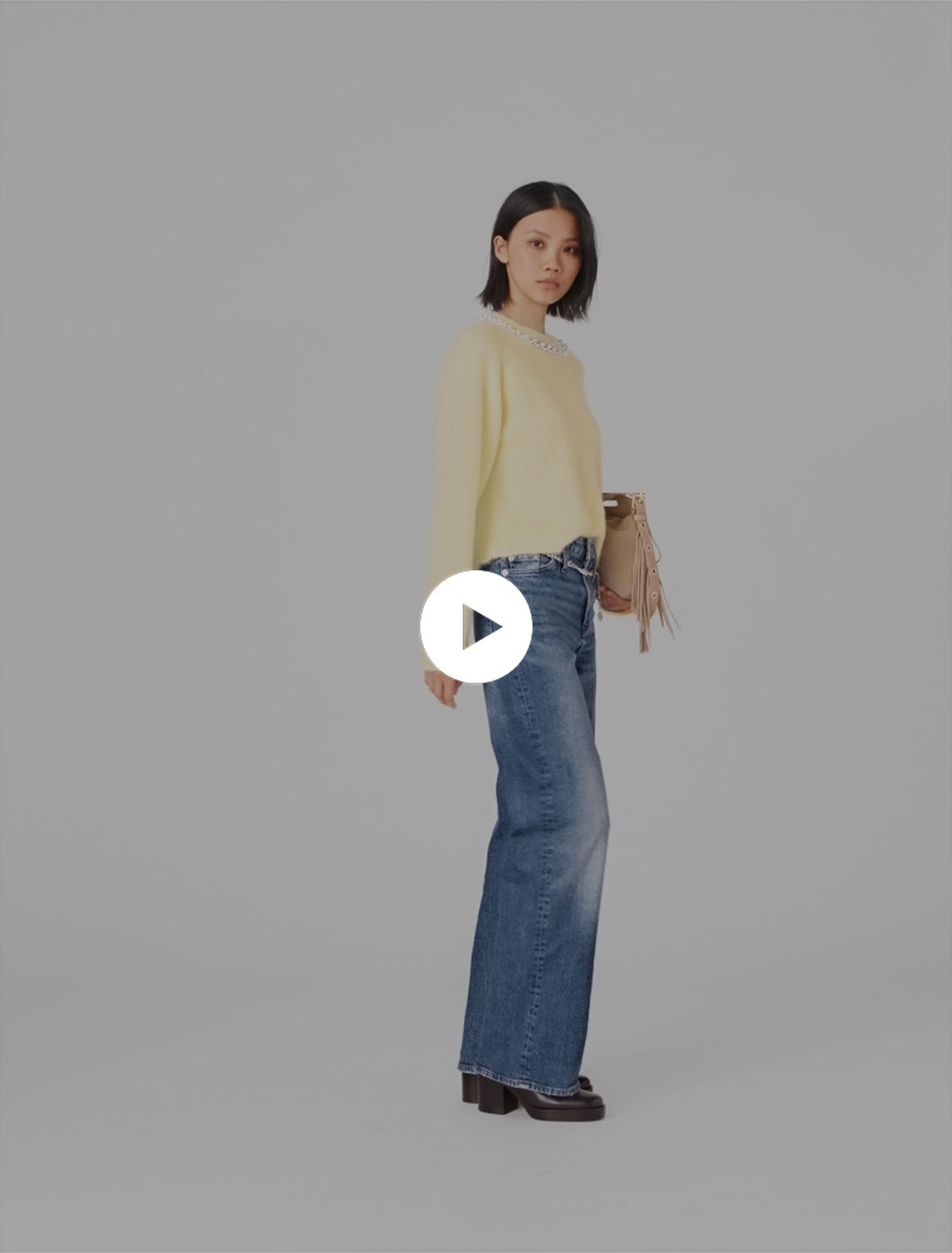 Jeans with chain-link belt