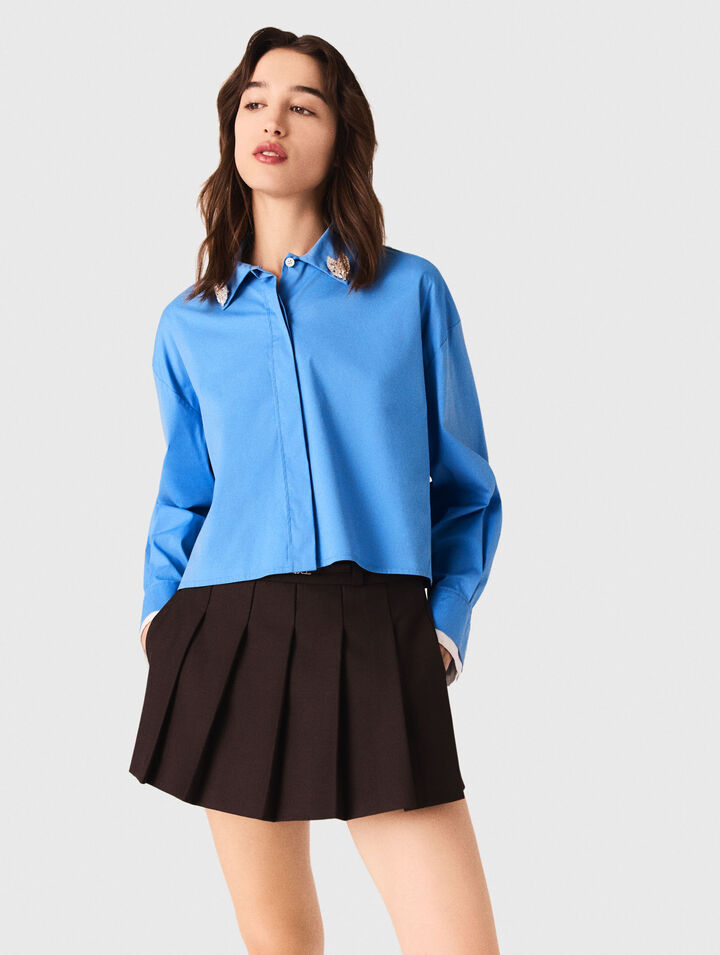 Shirt with removable jewellery