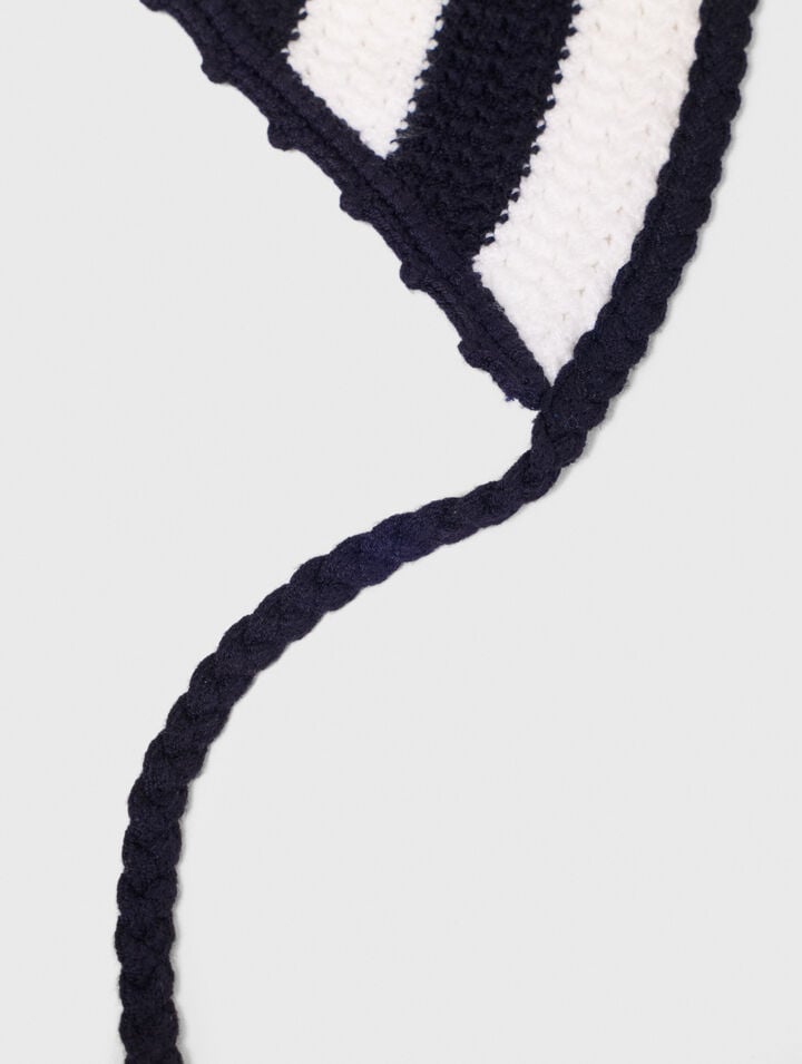 Striped knit triangle