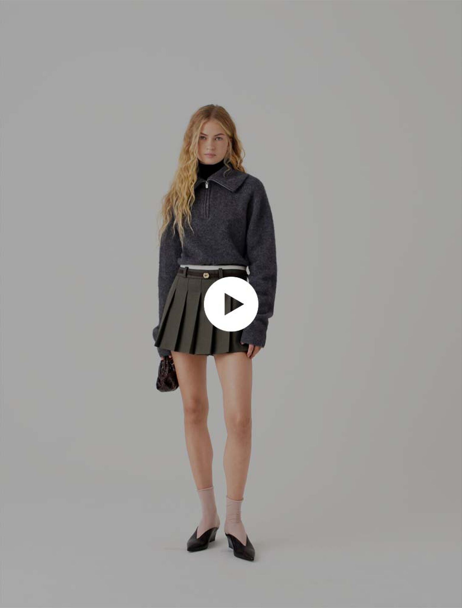 Pleated skirt-effect shorts