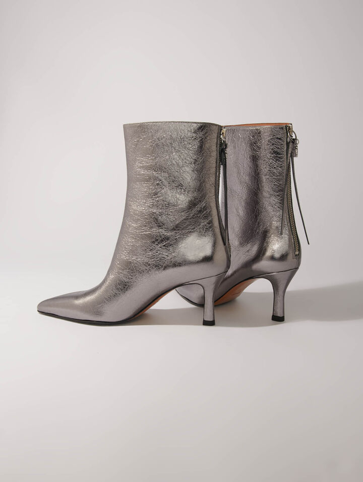 Metallic pointed-toe boots