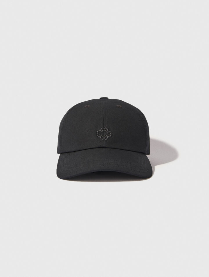 Cotton cap with gold-tone buckle